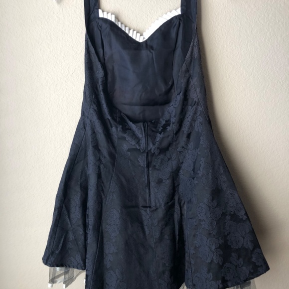 STEPPIN OUT VINTAGE HALTER BLACK FLORAL SATIN DRESS WITH TULLE TRIM, SIZE 11 - Picture 4 of 5